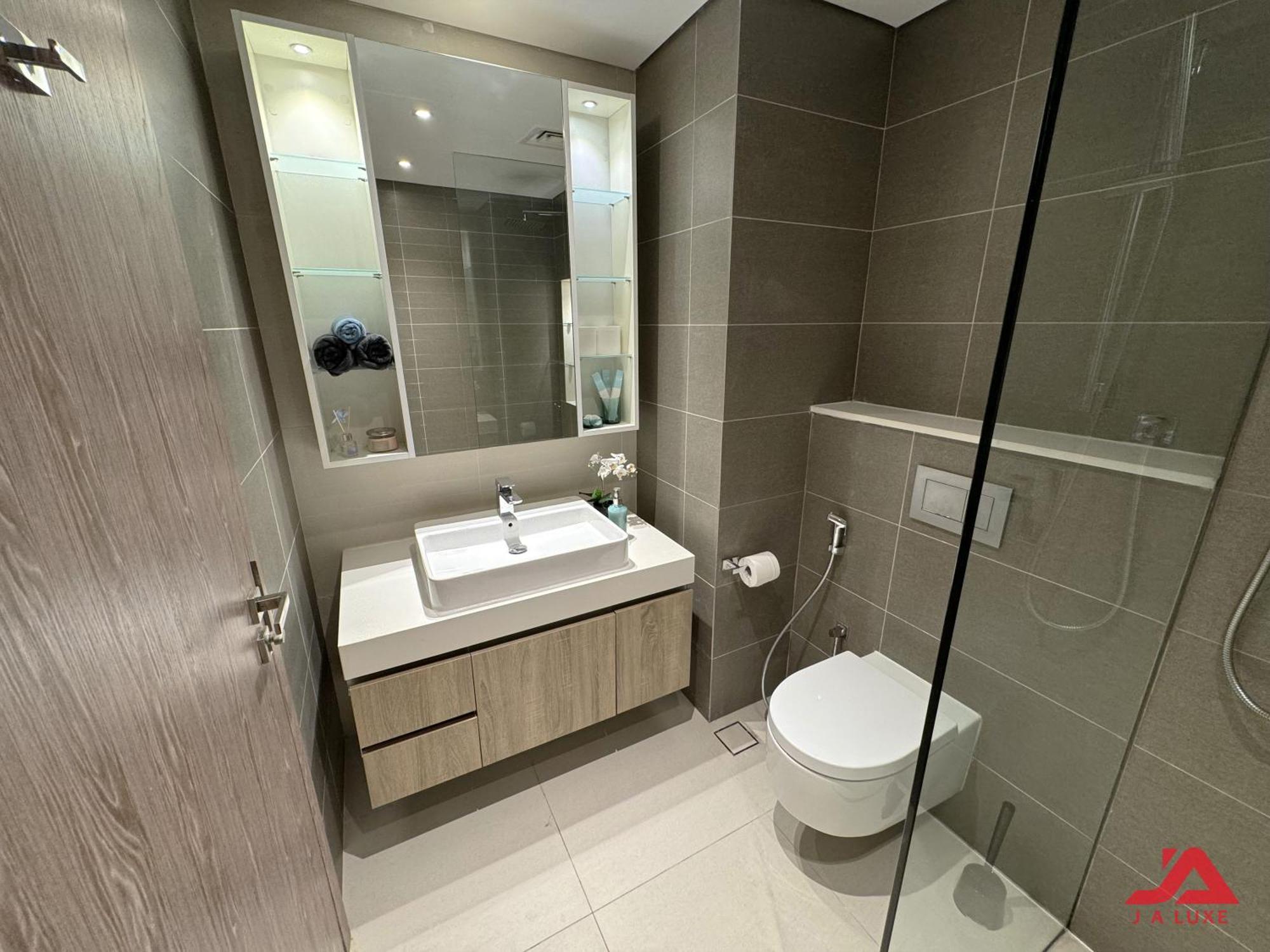 Cozy Sea View Apt In Liv Residence Tower, Dubai Marina Cozy Marina & Sea View Apt In Bay Central Tower With Modern Gym & Pool, Steps To Jbr Beach & Metro ภายนอก รูปภาพ