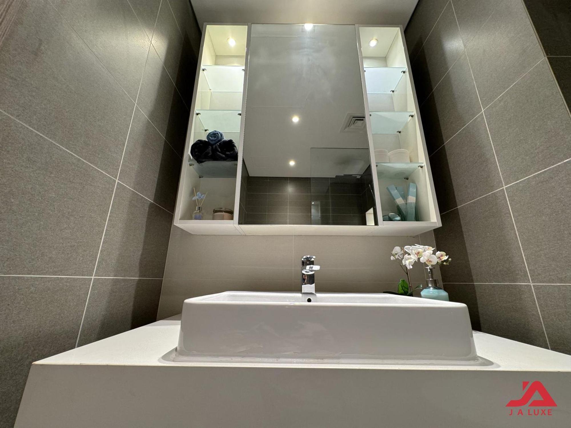 Cozy Sea View Apt In Liv Residence Tower, Dubai Marina Cozy Marina & Sea View Apt In Bay Central Tower With Modern Gym & Pool, Steps To Jbr Beach & Metro ภายนอก รูปภาพ